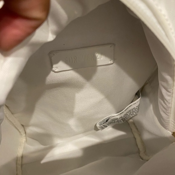 White quilted mini backpack bag - Picture 3 of 3